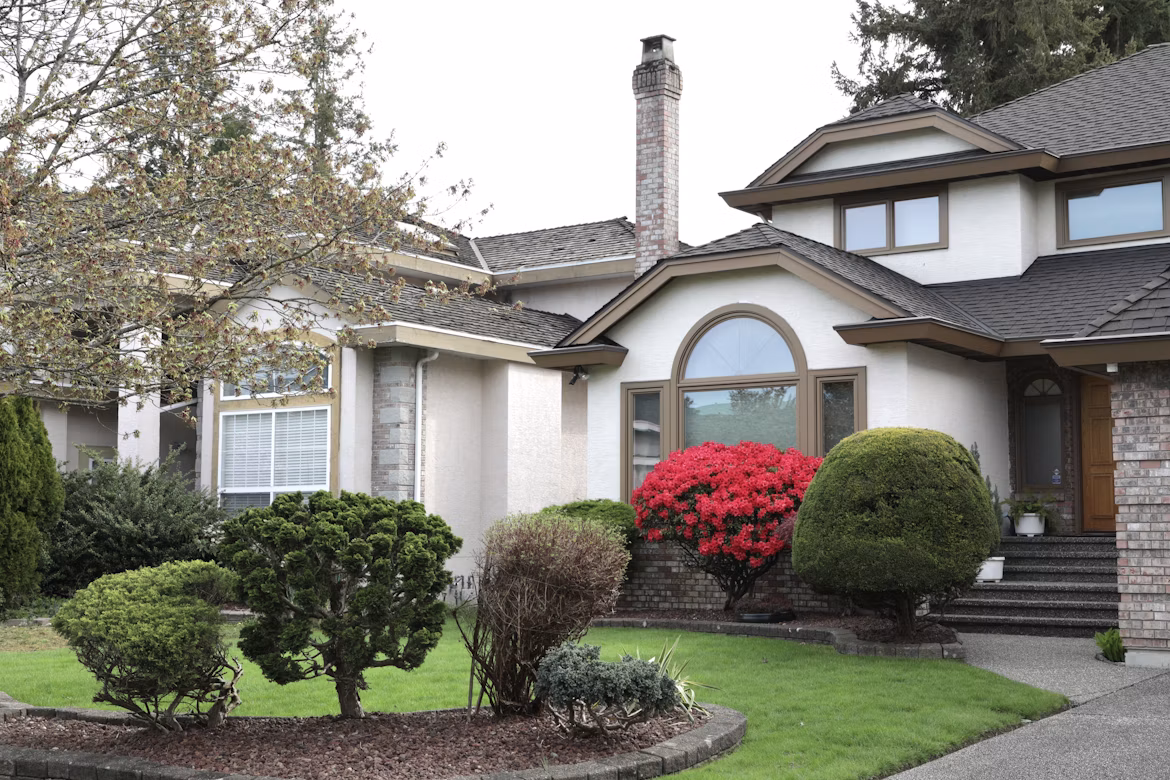 Home Exterior Guide: Practical Ideas for Curb Appeal and Maintenance